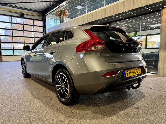 Volvo V40 2.0 T2 Nordic+ Navigatie| Trekhaak | Stoelverwarming | Dealer onderhouden | NAP