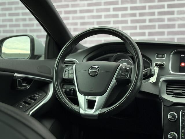 Volvo V40 1.5 T3 Polar+ Sport | DAB | Harman/Kardon | Keyless entry/start | Panoramadak | Regensensor | stoelverwarming | Trekhaak | Parkeercamera | Parkeersensoren V+A |