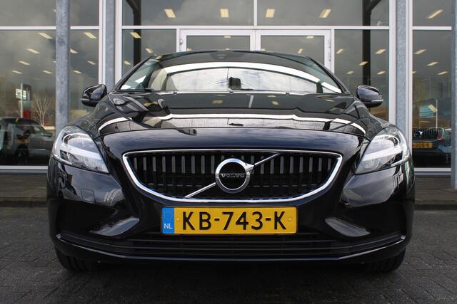 Volvo V40 T2 Automaat Momentum | Verw. Voorstoelen | Standkachel | PDC achter | Spraakbediening | NAP