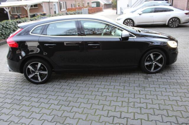 Volvo V40 2.0 T4 R-DESIGN 190PK Stoelverwarming navi