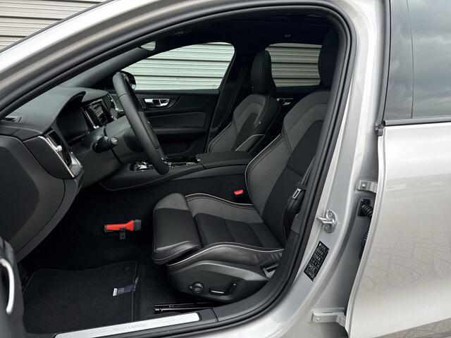 Volvo V60 2.0 T6 Recharge AWD Ultimate Dark / Custom made Black Sheep uitvoering / Styling pakket / 19" Dark wielen /