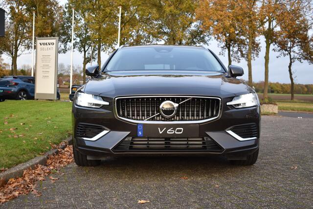 Volvo V60 T6 350PK Automaat Recharge AWD Essential Edition Leder | Camera | 19"LMV | Stoel-stuur verwarming | Getint glas