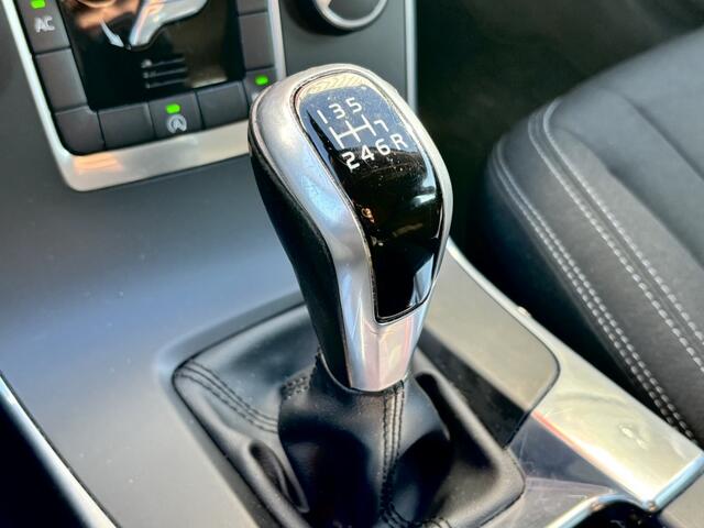 Volvo V60 2.0 D2 Kinetic | Navigatie | Climate | Cruise