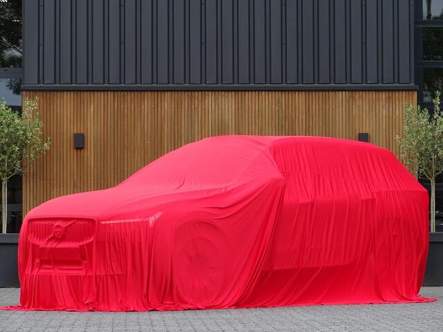 Volvo V60 T8 390PK Twin Engine / AWD / R Design / LED