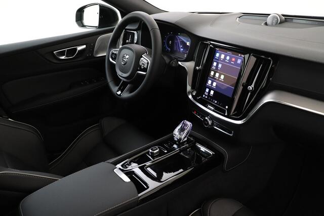 Volvo V60 T6 PLUG-IN HYBRID AWD ULTRA DARK -PANO.DAK|BOWERS&WILKINS|360°CAM|20"
