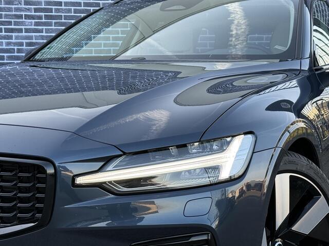 Volvo V60 2.0 T6 Plug-in hybrid AWD Plus Dark | 19" Diamond cut velgen | Trekhaak | Harman/Kardon | Adaptieve Cruise Controle | Blis | Leder | Stoel+Stuur verwarming |