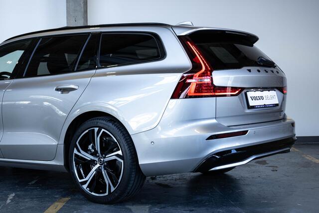 Volvo V60 T6 Automaat Plug-in hybrid AWD Ultra Dark | Panoramadak | 360° parkeercamera | Parkeersensoren voor + achter | Harman Kardon premium audio | Google infotainment | Stoelverwarming | Stuurwielverwarming | Parkeerverwarming | BLIS | Adaptive cruise control 
