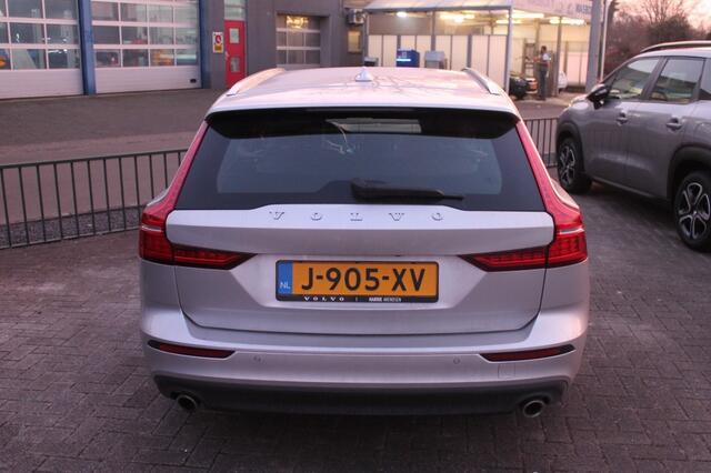 Volvo V60 2.0 B3 INSCRIPTION 1e eigenaar **NL-Auto** leer/trekhaak