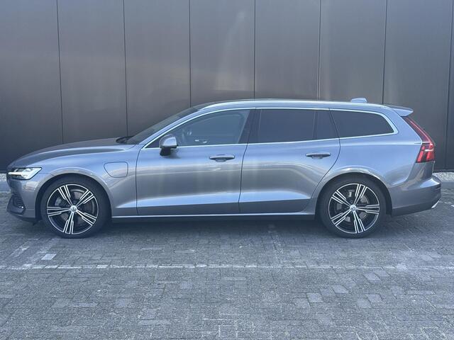 Volvo V60 2.0 T8 AWD Inscription , Automaat , Adaptive Cruise , Trekhaak , Panoramadak , Harman-Kardon , Camera , Leder , Stoelen+Stuur+Achterbank Verwarmd , BLIS , Carplay , DAB ,