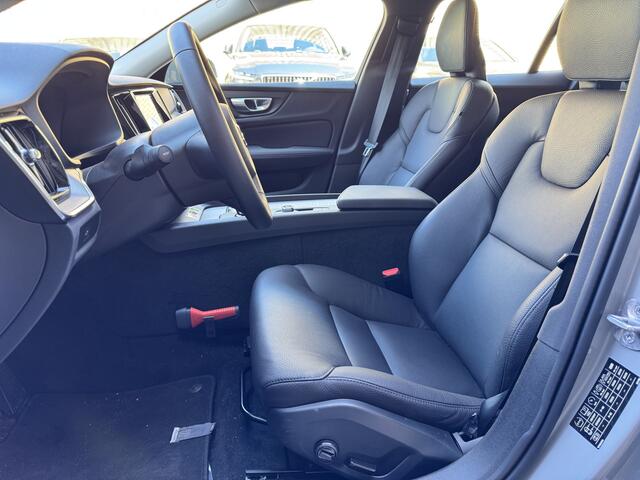 Volvo V60 2.0 B3 Automaat Essential Climate | Driver Assist | Driver Awareness | Park Assist | Leder