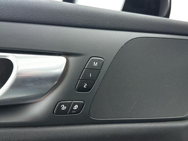 Volvo V60 T6 Aut. Recharge AWD Plus Bright | Achterbank verwarmd | Parkeercamera