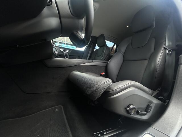 Volvo V60 2.0 T6 Plug-in hybrid AWD Plus Dark