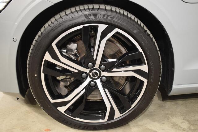 Volvo V60 T6 350PK Automaat AWD Ultra Dark / Adaptieve Cruisecontrol / Parkeersensoren / Stoelverwarming / Stuurverwarming / 360 Camera / Elektrische Stoelen /