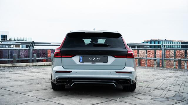 Volvo V60 T6 Plug-in hybrid AWD Plus Dark / Custom made Black Sheep uitvoering / 20" Heico matt Bronze / Heico verlaagd / Geventileerd Amber Leder /
