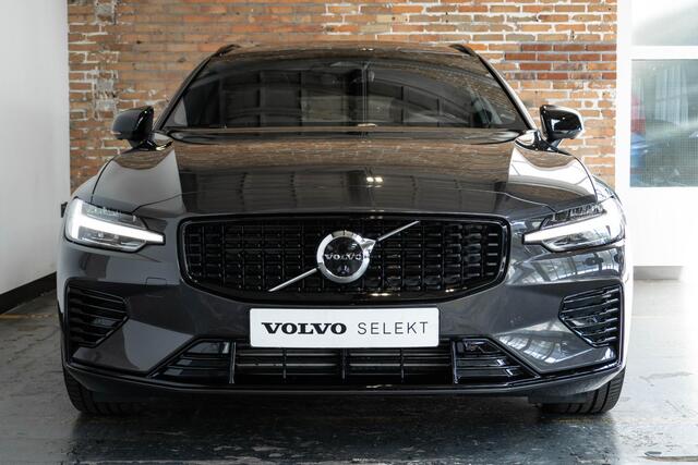 Volvo V60 T8 Plug-in hybrid AWD Ultra Bright | Head-up display | Adaptieve Cruise Control met Pilot Assist | Premium audio by Bowers & Wilkins | Elektrisch bedienbaar panoramisch schuif/-kanteldak | Elektrische voorstoelen met geheugen | 360° Parkeercamera | Park A