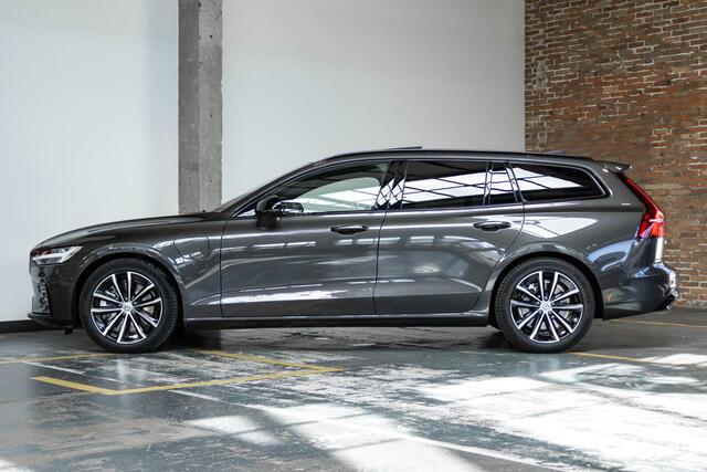 Volvo V60 T8 Plug-in hybrid AWD Ultra Bright | Head-up display | Adaptieve Cruise Control met Pilot Assist | Premium audio by Bowers & Wilkins | Elektrisch bedienbaar panoramisch schuif/-kanteldak | Elektrische voorstoelen met geheugen | 360° Parkeercamera | Park A