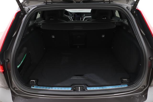 Volvo V60 2.0 T6 PHEV AWD PLUS DARK AUT8 | Panoramadak | 19 inch | Trekhaak