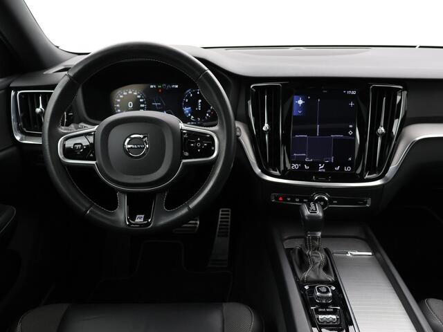 Volvo V60 2.0 T4 190 PK R-DESIGN + PANORAMADAK | WEGKL. TREKHAAK | STUURVERW. | ADAPTIVE CRUISE CONTROL