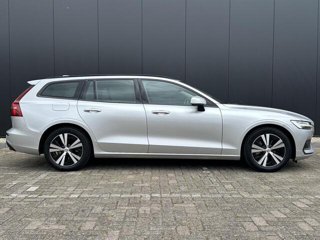 Volvo V60 2.0 B3 Momentum Advantage Adaptive Cruise / BLIS Dode hoek waarschuwing / Leer / verw. voorstoelen en stuurwiel / park assist V+A(-camera) / verw. voorruit / draadloos opladen telefoon