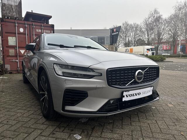 Volvo V60 T6 350PK Plug-in Hybrid AWD Plus Dark | Harman Kardon | Lichtmetalen velgen 18" |