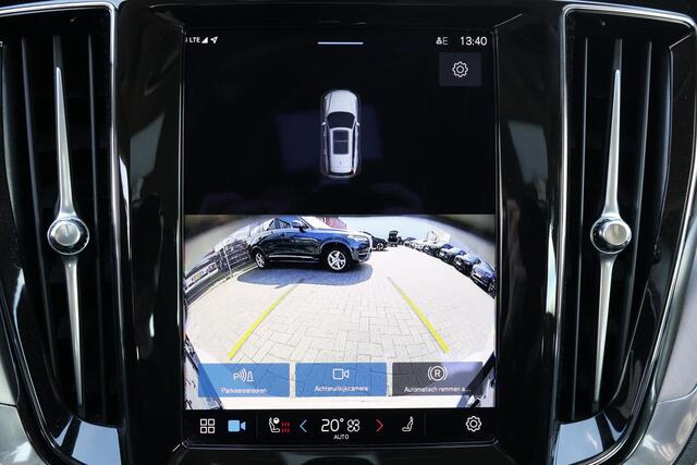 Volvo V60 B3 Essential Edition - IntelliSafe Assist & Surround - Parkeercamera achter - Verwarmde voorstoelen, stuur & achterbank - Parkeersensoren voor & achter - Draadloze tel. lader - High Performance audio - Elektr. inklapbare trekhaak - 18' LMV