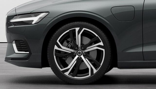 Volvo V60 T6 350PK Automaat Plug-in hybrid AWD Ultra Bright / Navigatie / Head Up Display / 360 Camera / Harman Kardon / Panorama Dak / Massage Stoelen /