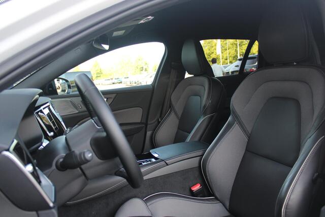 Volvo V60 2.0 T6 340PK RECHARGE AWD R-DESIGN **NIEUWSTAAT!** | ELEKTRISCH BEDIENBARE VOORSTOELEN MET GEHEUGEN OP BESTUURDERSSTOEL | 18" 5-Y SPAAKS MATT BLACK / DIAMOND CUT R-DESIGN WIELEN | HIGH PERFORMANCE SOUND HARMAN KARDON | ADAPTIVE CRUISE CONTROL | ACHTERUITR