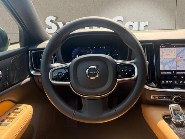 Volvo V60 2.0 T6 Plug-in hybrid AWD Plus Dark | Amber Nappa Lederen bekleding | Panoramadak | Extra getint glas | Harman/Kardon Audio |