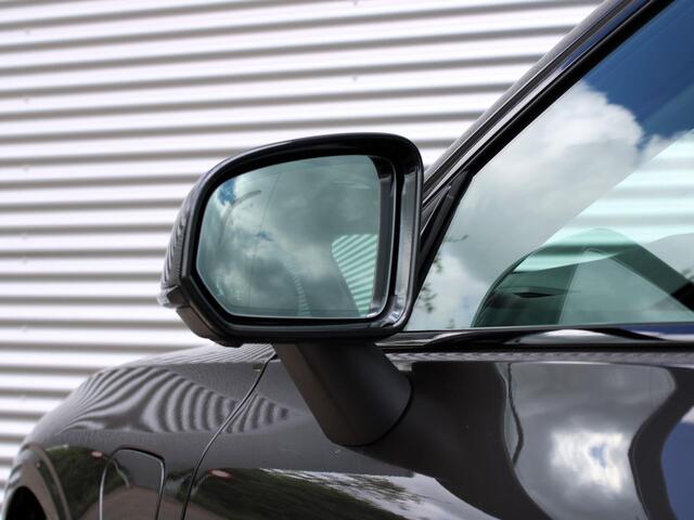 Volvo V60 2.0 T6 Plug-in hybrid AWD Plus Dark Automaat / 19" velgen / Harman Kardon / Privacy Glass / 360* camera