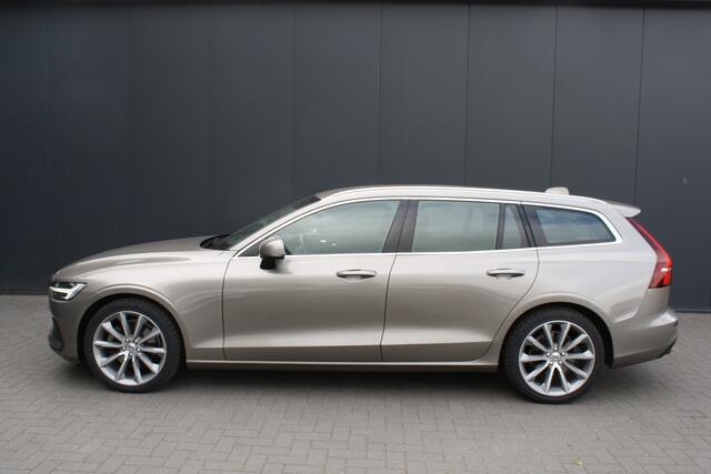 Volvo V60 2.0 T4 Momentum Pro NAVIGATIE - CAMERA - 1e EIGENAAR - RIJKLAAR