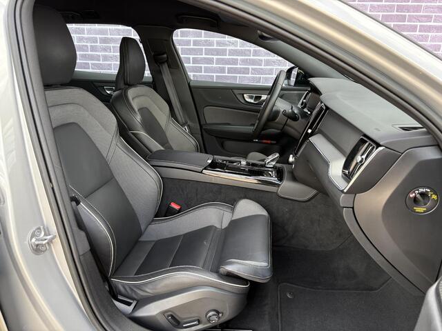 Volvo V60 2.0 T6 Plug-in hybrid AWD Plus Dark | Trekhaak | Harman/Kardon | Sport stoelen | Zwarte hemel | Long Range | Camera |