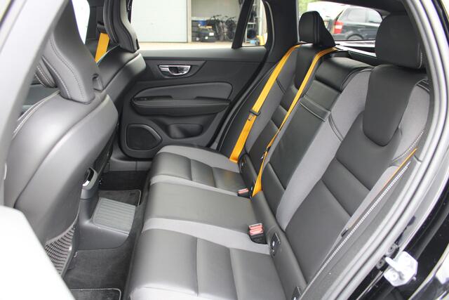 Volvo V60 T8 Twin Engine AWD Polestar Engineered | Dealer onderhouden | Harman Kardon |