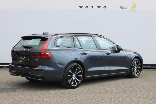 Volvo V60 T6 350PK Automaat Plug-in hybrid AWD Plus Dark Panoramisch schuif-kanteldak / Semi elektrisch wegklapbare trekhaak / Google infotainment / Verwarmbare voorstoelen en stuurwiel / Adaptieve cruise control