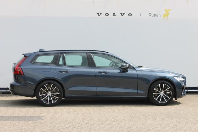 Volvo V60 T6 350PK Automaat Plug-in hybrid AWD Plus Dark Panoramisch schuif-kanteldak / Semi elektrisch wegklapbare trekhaak / Google infotainment / Verwarmbare voorstoelen en stuurwiel / Adaptieve cruise control