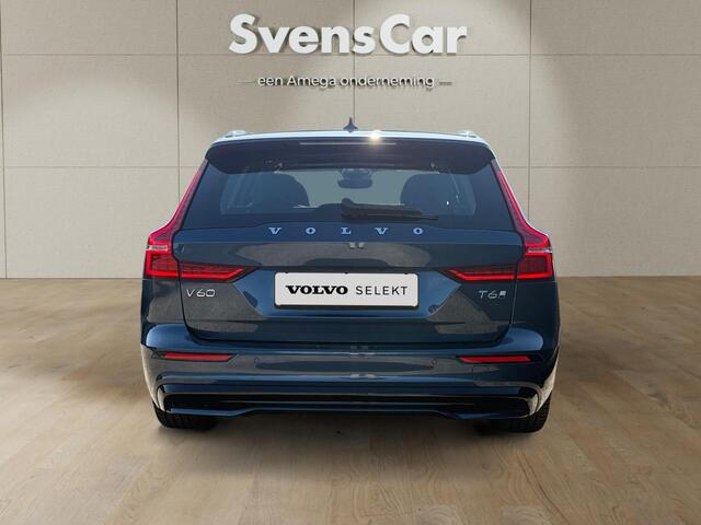 Volvo V60 2.0 T6 Plug-in hybrid AWD Plus Dark | Trekhaak | Panoramadak | Sportstoelen | Harman/Kardon |