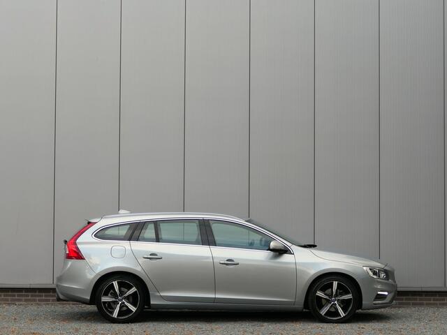Volvo V60 1.5 T3 AUT R-Design Xenon / Standkachel / Cruise control