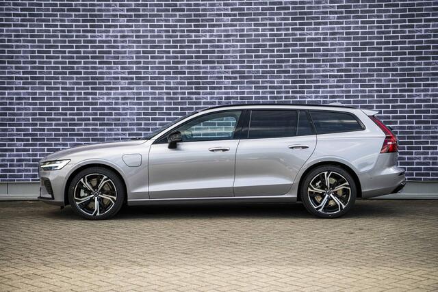 Volvo V60 2.0 T6 Plug-in hybrid AWD Plus Dark | Panoramadak | Head Up Display | Aurora Silver | Donker Glas | 360 Camera | 19" |