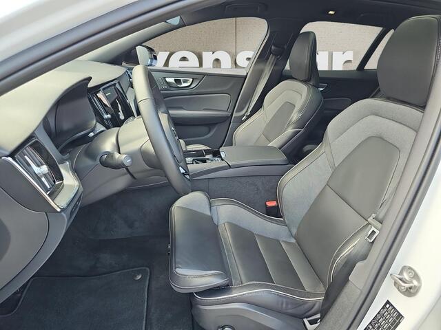 Volvo V60 2.0 T6 Plug-in hybrid AWD Plus Dark | Polestar Engineered 20 inch velgen | Panoramadak | Harman/Kardon | Sportstoelen |