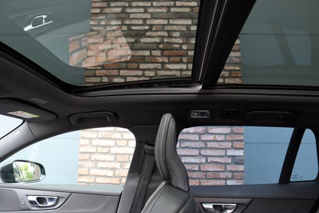 Volvo V60 2.0 B4 R-Design Aut8 | Panoramadak | Camera | Memory | Dodehoekassistent | Leder | Apple-Carplay | DAB | Stoelverwarming |