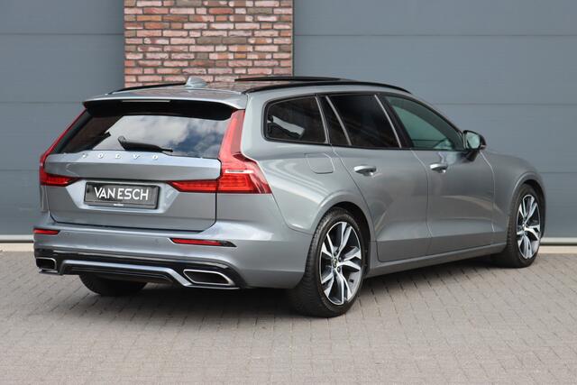 Volvo V60 2.0 B4 R-Design Aut8 | Panoramadak | Camera | Memory | Dodehoekassistent | Leder | Apple-Carplay | DAB | Stoelverwarming |