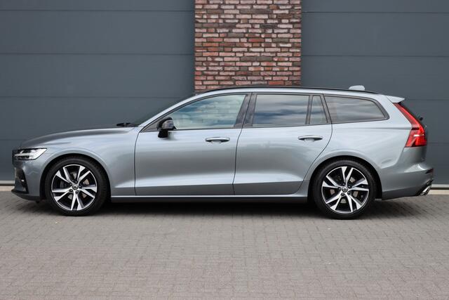 Volvo V60 2.0 B4 R-Design Aut8 | Panoramadak | Camera | Memory | Dodehoekassistent | Leder | Apple-Carplay | DAB | Stoelverwarming |