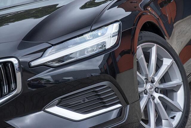 Volvo V60 2.0 T8 TWIN ENGINE AWD INSCRIPTION