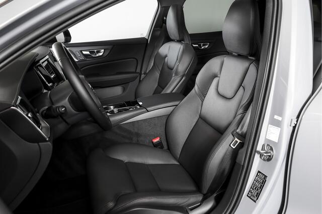 Volvo V60 2.0 T6 Plug-in hybrid AWD Ultra Dark 253 PK - Automaat | S/K-Panodak | Dig. Cockpit | Adapt. Cruise | Stoel-+Stuurverw. | PDC | 360 Camera | NAV + App. Connect | ECC | Elek. Klep | LM 19" | 9589