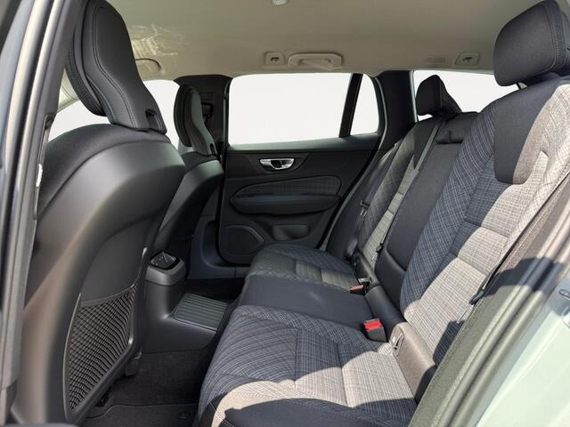 Volvo V60 2.0 T6 Plug-in hybrid AWD Essential | Stoel- en stuurwiel verwarming | Dode hoek detectie | Achteruitrijcamera |