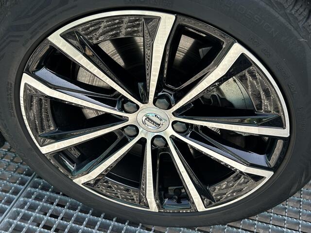 Volvo V60 2.0 T6 Plug-in hybrid AWD Plus Dark Automaat, Panorama dak, Harman-Kardon premium audio, Elektr.. verstelbare voorstoelen, Stoelverwarming V+A, Parkeer verwarming