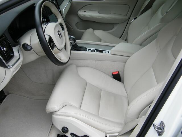 Volvo V60 2.0i T5 Inscription Aut8 I NL-Auto I 100% dealer I Pano I Harman