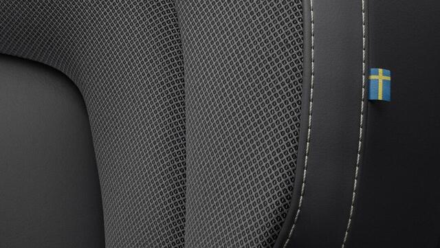 Volvo V60 2.0 T6 Plug-in hybrid AWD Plus Dark Schuif/kantel dak l 360 graden Camera l Head-up Display