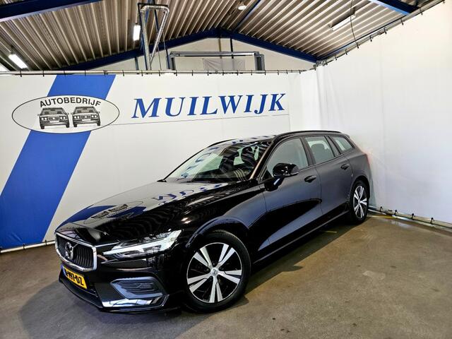 Volvo V60 2.0 B3 Momentum Advantage / CarPlay / Navi / NL Auto