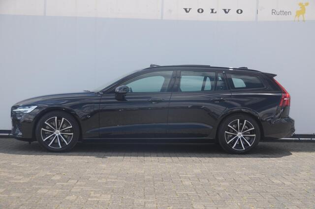 Volvo V60 T6 350PK Automaat Plug-in Hybrid AWD Plus Dark / Adaptive cruise control / Elektrische stoelen / Harman Kardon audio / Trekhaak / Pilot assist / BLIS / Stoel en stuur verwarming / Elektrische achterklep / Parkeersensoren met 360 camera / Google infotainme