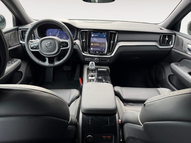 Volvo V60 2.0 T6 Plug-in hybrid AWD Plus Dark | Stoelverwarming | Sportstoelen | Trekhaak | Verwarmbare voorruit |